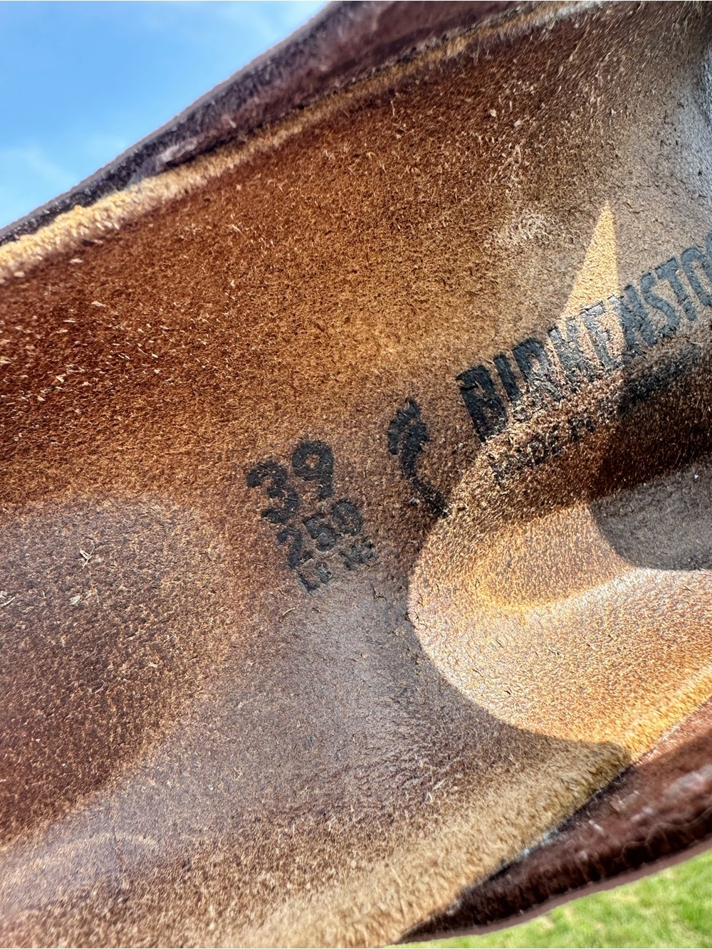Birkenstock | Arizona Oiled Leather Tobacco Brown Two Strap Sandals | Size 39 - Picture 4 of 15